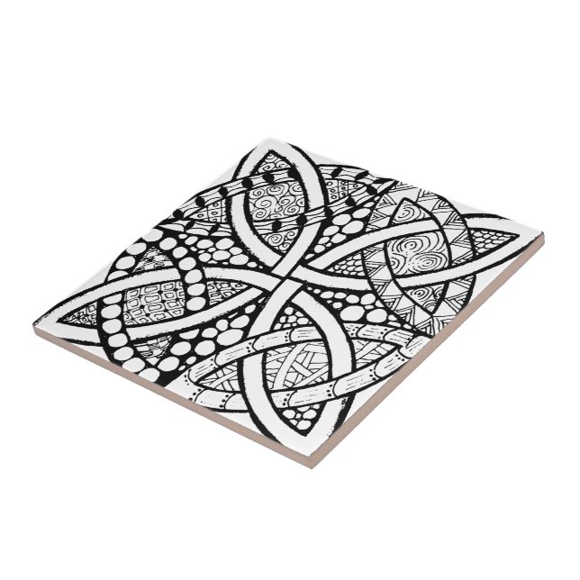 Celtc Knot Black and White Tile (Side)