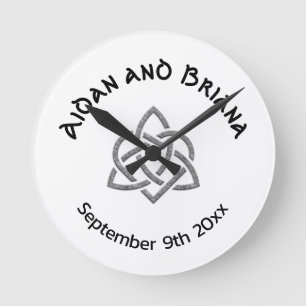 Celtic Heart Knot Round Clock