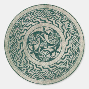 Celtic Knotwork Irish Medallion Pattern in Green Classic Round Sticker