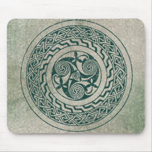 Celtic Knotwork Irish Medallion Pattern in Green Mouse Mat
