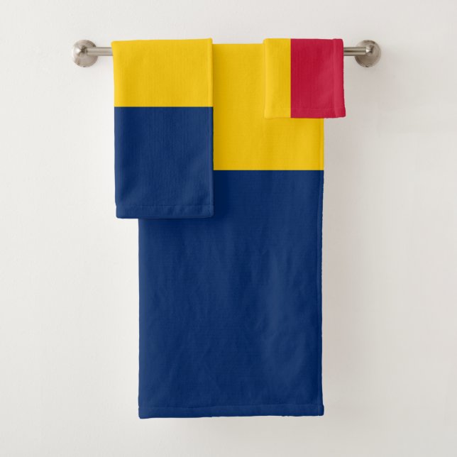 Chad Flag Bath Towel Set (Insitu)