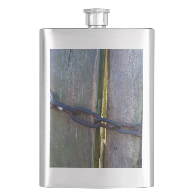 Chain on wood hip flask (Front)