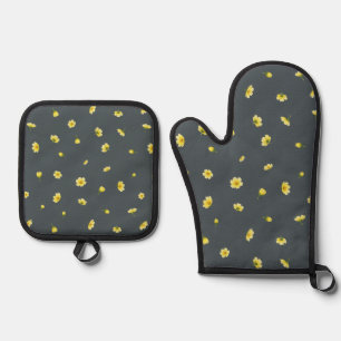 Charcoal Gray Winter Cosmos Floral Pattern Oven Mitt & Pot Holder Set