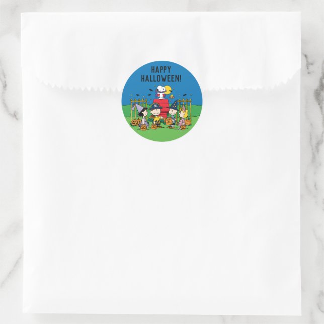 Charlie Brown and Gang Halloween Classic Round Sticker (Bag)
