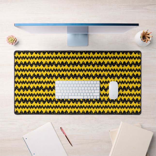 Charlie Brown Zig Zag Pattern Desk Mat (Office 1)