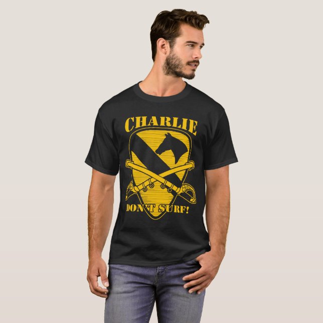 Charlie Don't Surf Air Cavalry Apocalypse Now Robe T-Shirt (Front Full)