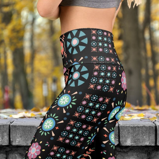 Charming Black Scandinavian Folk Pattern Yoga Capri Leggings (Scandinavian Folk on Black)
