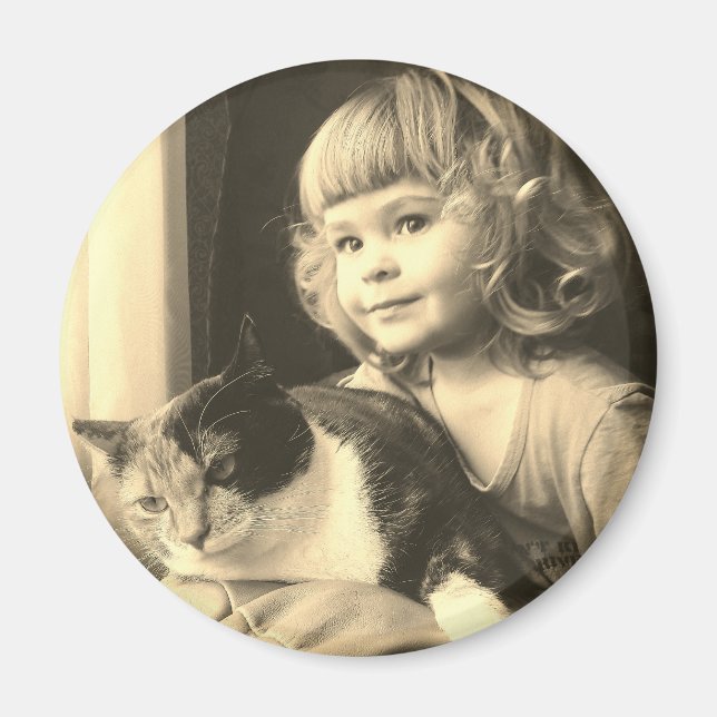 Charming girl magnet (Front)