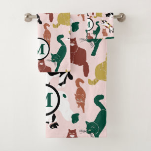 Charming hand-drawn cats on pink background bath towel set