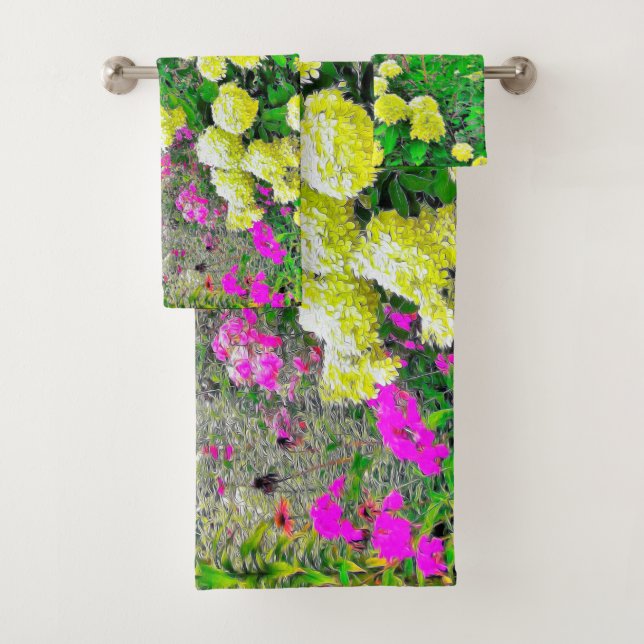Chartreuse Green Limelight Hydrangea Garden Bath Towel Set (Insitu)