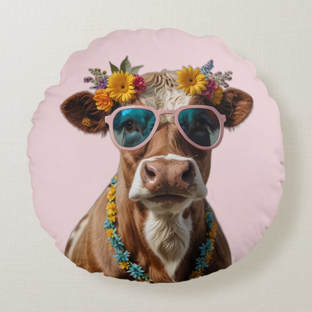 Cheerful Cow With Sunglasses  Round Cushion (Front)