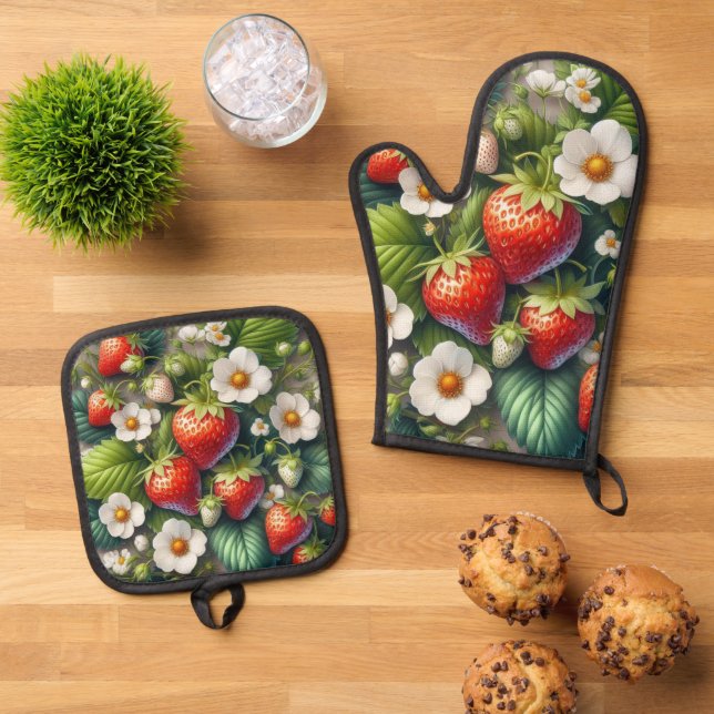 Cheerful Strawberry Red Berry Oven Mitt & Pot Holder Set (Top Down)