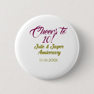 Cheers to 10th wedding anniversary mauve golden na 6 cm round badge