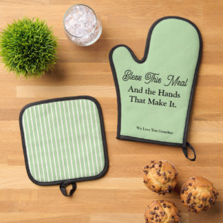 Chef Family Holiday Gift Oven Mitt & Pot Holder Set