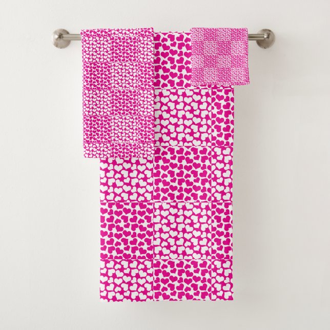 Chequered Love in Magenta and White Bath Towel Set (Insitu)