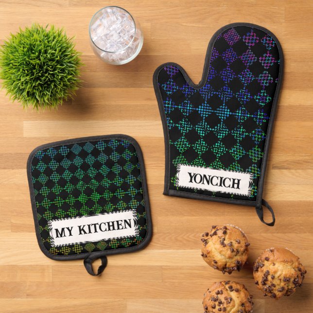 Chequered Moire by Kenneth Yoncich Oven Mitt & Pot Holder Set (Top Down)