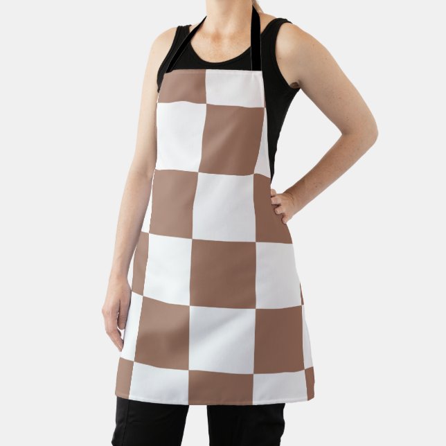 Chequered Pattern in White and Mocha Mousse Apron (Insitu)