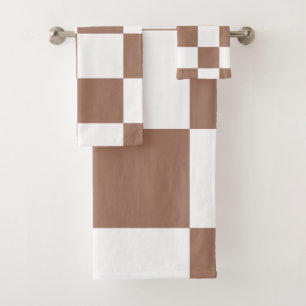Chequered Pattern in White and Mocha Mousse Bath Towel Set