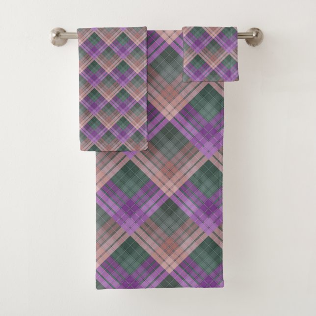 Chequered pattern with zig zag colouring bath towel set (Insitu)