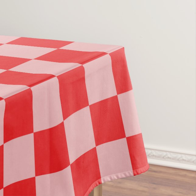 chequered red and pink tablecloth (In Situ)