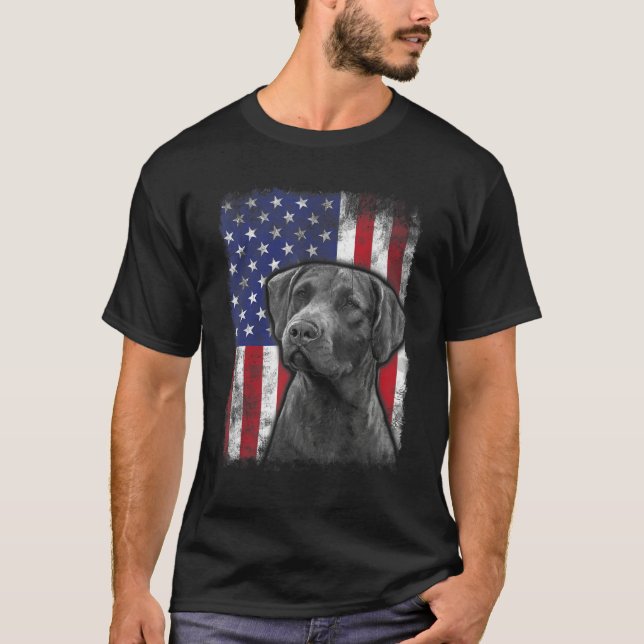 Chesapeake Bay Retriever American Flag Patriotic D T-Shirt (Front)