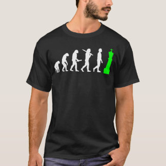 Chess Chessplayer with King chess piece for men T-Shirt