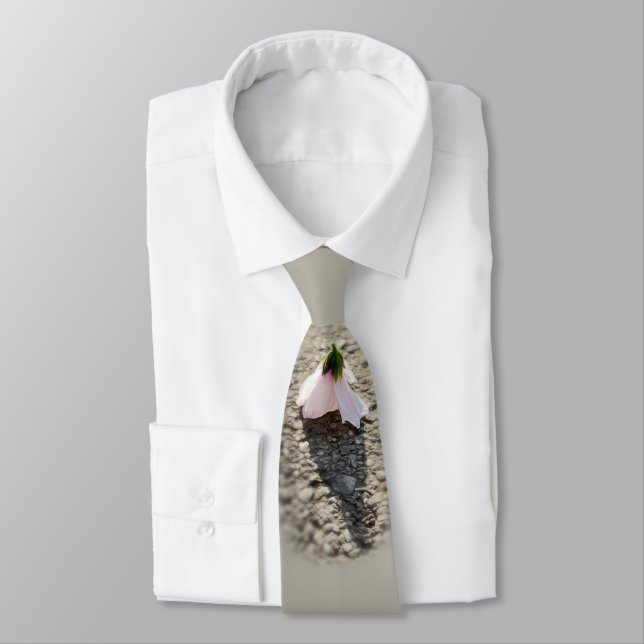 Chess pawn flower tie (Tied)