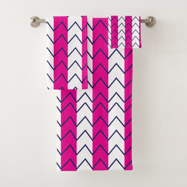 Chevron Stripe Pink and White Geometric Pattern Bath Towel Set (Insitu)