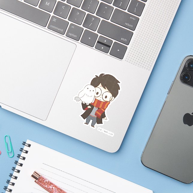 Chibi HARRY POTTER™ & Hedwig (Laptop w/ iPhone)