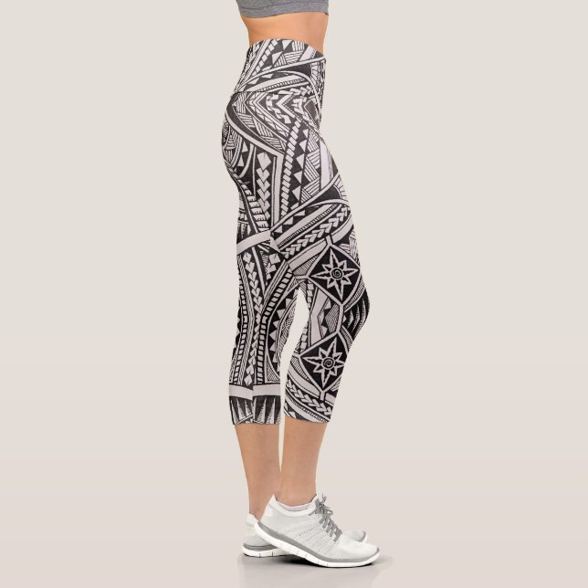 Chic Black and White Tribal Geometric Pattern Capri Leggings (Right)