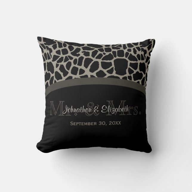 Chic Black Giraffe Wedding Elegant Monogram Cushion (Front)