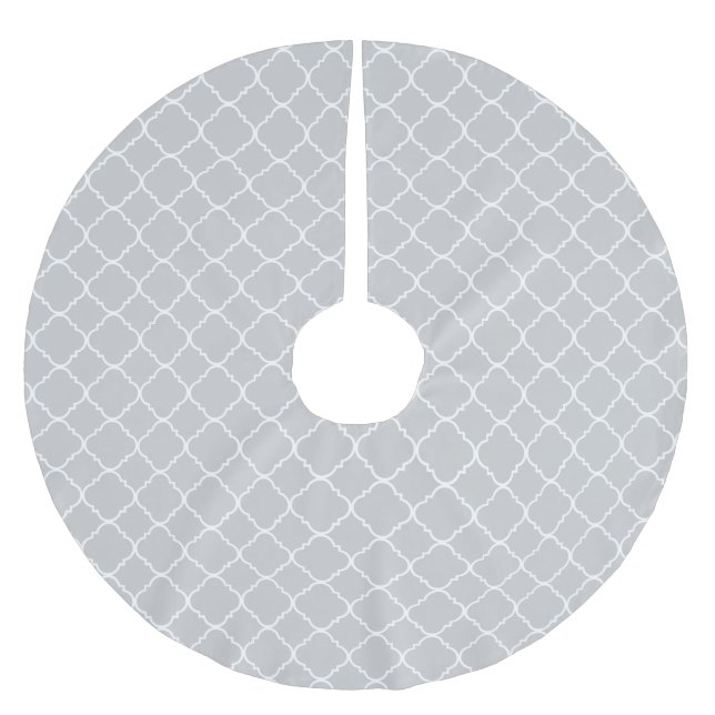 Chic Grey White Quatrefoil Brushed Polyester Tree Skirt (Front)