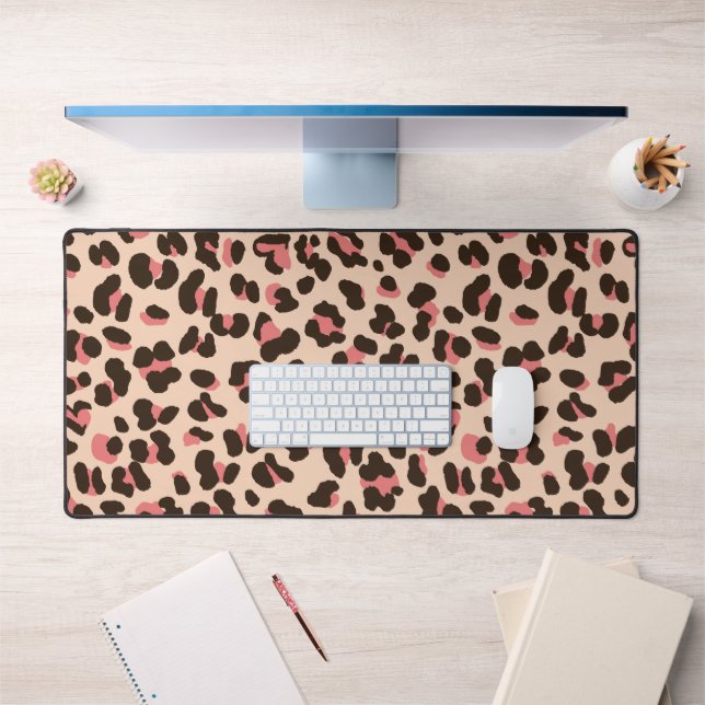 Chic Leopard Print in Pink Desk Mat (Office 1)