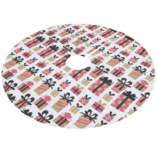 Chic Present's Fleece Tree Skirt (Angled)