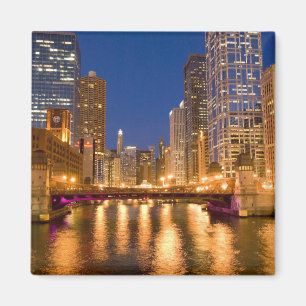 Chicago, Illinois, Skyline and Chicago River at Magnet