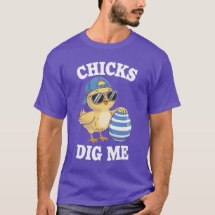 Chicks Dig Me  Playful Retro Graphic Tee for Fun 