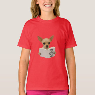 Chihuahua reading how to misbehave   T-Shirt