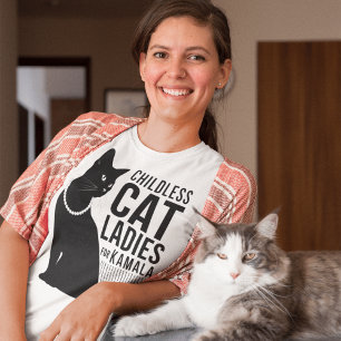 Childless Cat Ladies for Kamala harris T-Shirt