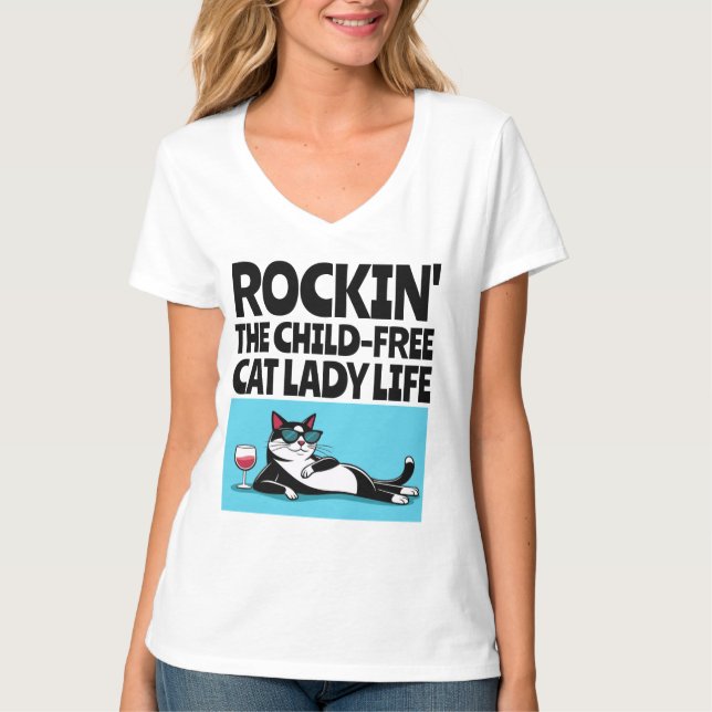 CHILDLESS CAT LADIES T-SHIRTS (Front)
