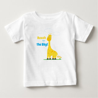 Children's T-shirt with a cute giraffe