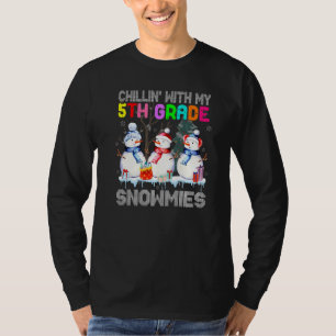 Chillin' With My 5th Grade Snowmies Santa Teacher T-Shirt