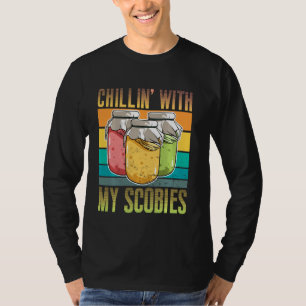 Chillin' With My Scobies Lover Scoby Pun Funny Kom T-Shirt