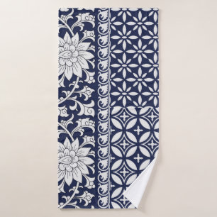 Chinese Elegance: Seamless Ornament Bath Towel