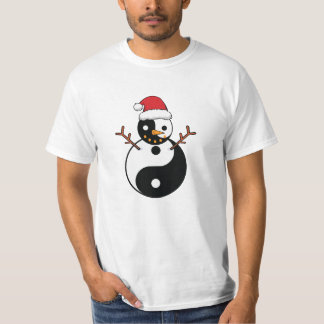 Chinese yin yang symbol on christmas snowman  T-Shirt