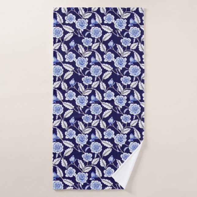 Chinoiserie Blue and White Floral Hampton Willow Bath Towel (Bath Towel)