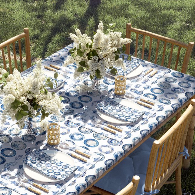 Chinoiserie Blue and White Plates Tablecloth (Blue and white plates tablecloth)