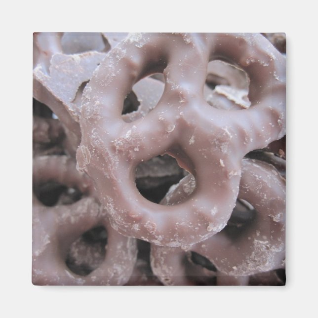 Chocolate Pretzel Magnet (Front)