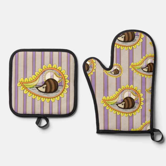 Chrissy the Hedgehog Oven Mitt & Pot Holder Set (Front)
