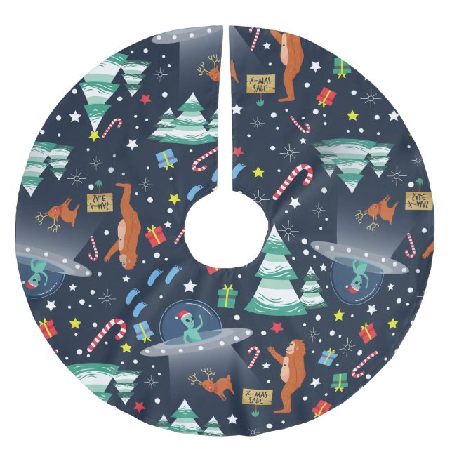 christmas alien abduction bigfoot yeti sasquatch brushed polyester tree skirt (Front)