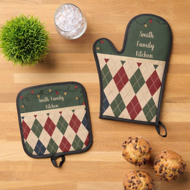 Christmas Argyle Apron Oven Mitt & Pot Holder Set (Top Down)